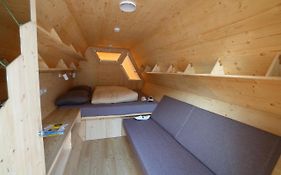 Honeybee Hostel - Hiša kranjske čebele